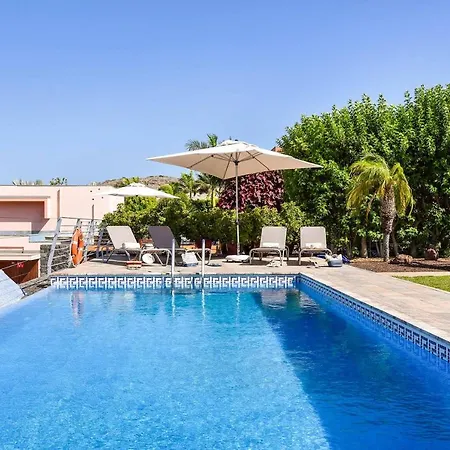 Villa 3 *